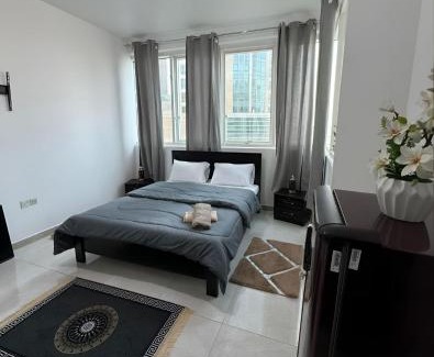 Madinat Zayed Hostel | Corniche Street - New Suave Room