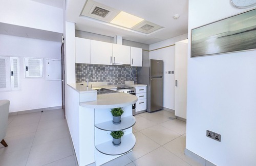 Al Danah Apartment | Cozy 1BR Aprt with Balcony