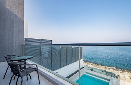 Sharm Villa | Elegant 4BR Villa with Assistant Room in Al Dana Island, Sharm, Fujairah