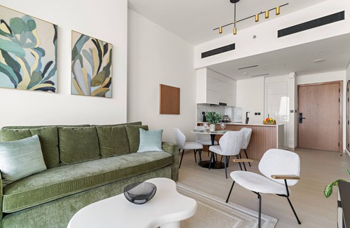 Jumeirah Village Apartment | Elegant Modern and Bright 1BR in JVC