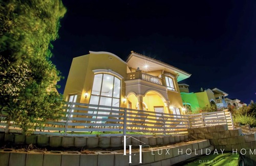 Palm Jumeirah Villa | LUX Holiday Home - Frond E 1