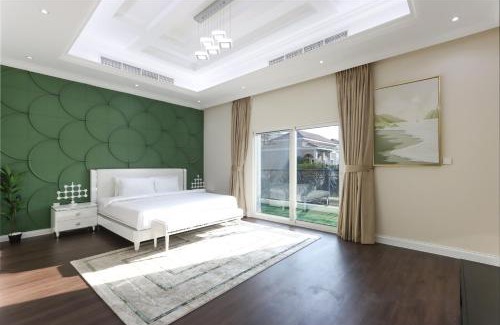 Dubai Villa | Luxurious Five Bedroom Villa with Private Pool
