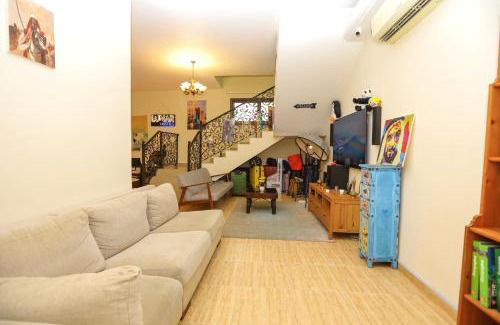 Abu Dhabi City Center Hostel | The Villa Hostel - By Lunar