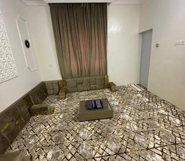Al Ashkharah House | بيت وشقق في الاشخرة