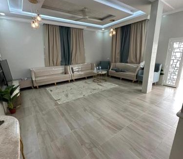 Al Ashkharah House | بيت وشقق في الاشخرة
