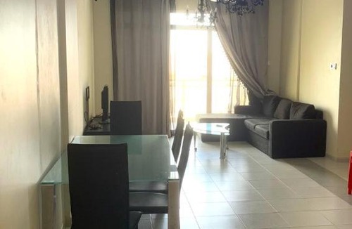 Salalah Apartment | شقة غرفتين و صالة واسعة بإطلالة مميزة داخل مجمع زهرة الخريف