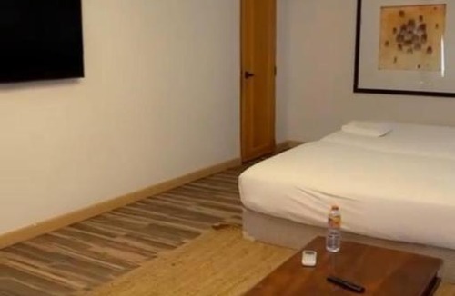 Ras Al Khaimah House | مزرعه ديزرت بريز راس الخيمه بها حمام سباحه وملاعب للاطفال و سينيما