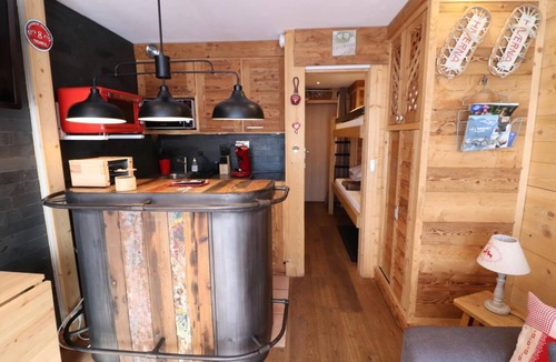 Le Lavachet Apartment | 100m from resort center, Ground floor, balcony, tv, ski locker, 27m², Tignes