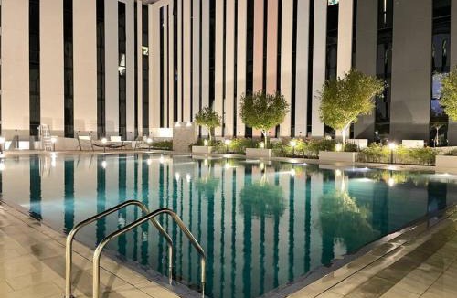 Sharjah Apartment | 20 Mins drive to Dubai International Airport