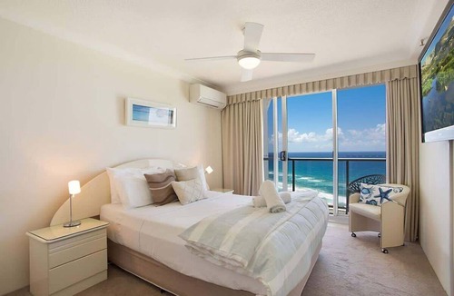 Surfers Paradise Apartment | 24B Peninsula Stylish Apt with Beach Views Surfers