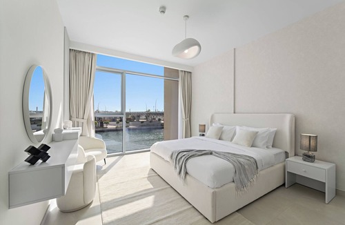 Al Safa Apartment | 2BR M Canal Front with Full Water Views