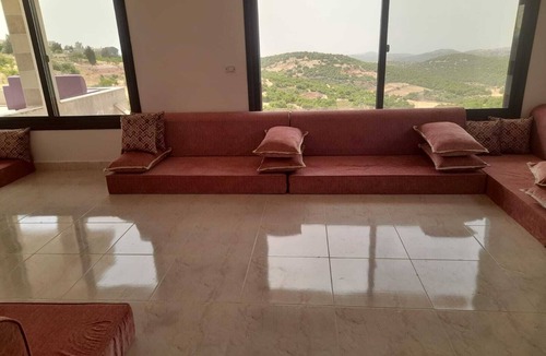 Ajloun Governorate House | 3-bedroom building in delightful عجلون with AC