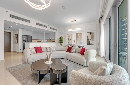 Dubai Apartment | 3 Bedroom in Habour Views in Creek with Modern Amenities