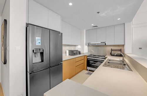 Dubai Apartment | 3 Bedroom in Habour Views in Creek with Modern Amenities