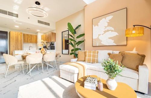 Abu Dhabi Apartment | 3BDR Duplex - 5 min walk from Cleveland, ADGM & Galleria Mall - Maryah Island & ADGM - Huge Balcony - Full Canal & City Views - Perfect for Families & Groups