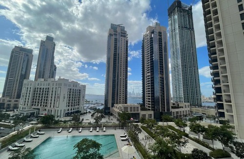 Dubai Apartment | 3BR Haven with Burj Views by MagnoliasVHR