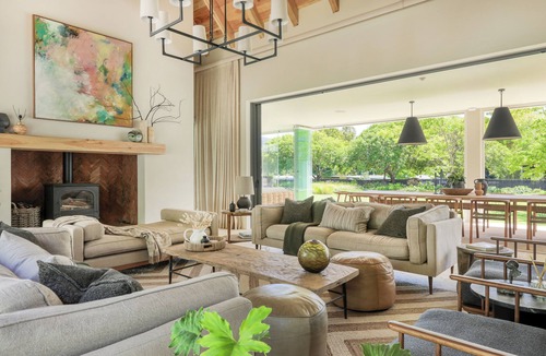 Tokai House | 5-Bedroom Forest Getaway with Jacuzzi & Views