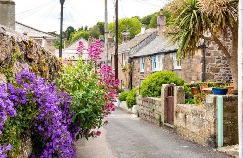 Mousehole House | Abbey Cottage, Close to Mousehole Harbour