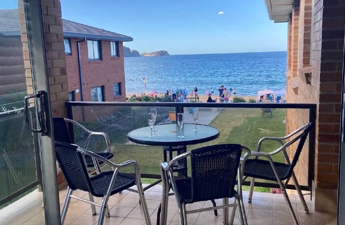 Avoca Beach Apartment | Absolute Beachfront Apartment Avoca Beach Accom