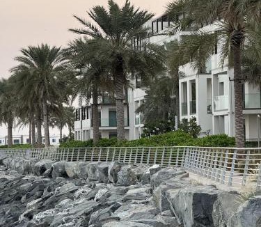 Al Kubus Apartment | Address Beach Resort Fujairah - BLUE WORLD