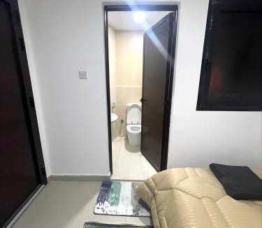 Madinat Zayed Hostel | Affordable Master Room - Heart of Abu Dhabi