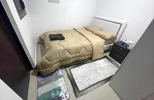 Madinat Zayed Hostel | Affordable Master Room - Heart of Abu Dhabi