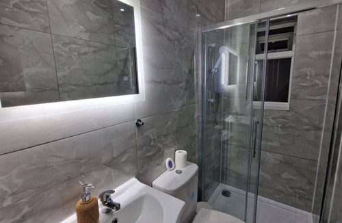 Roxbourne Apartment | Affordable Private Studio w/Ensuite – Ideal Stay