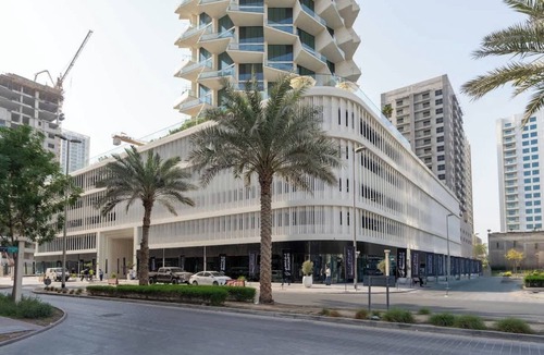 Jumeirah Village Circle Apartment | Airy 1BR Oasis with Plunge Pool in Binghatti Phantom