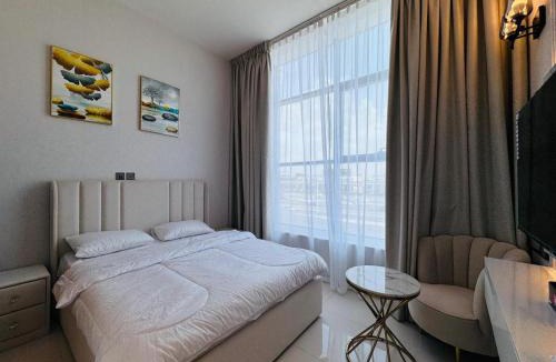 Jumeira 3 Apartment | Al Manara Premium Deluxe Sheikh Zayed View Studio