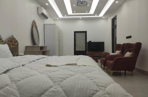 Barka Villa | Alpha Holiday Home