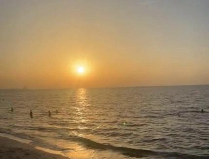 Ajman House | Amazing Cozy Room Sea View - ROOM INSIDE APARTMENT