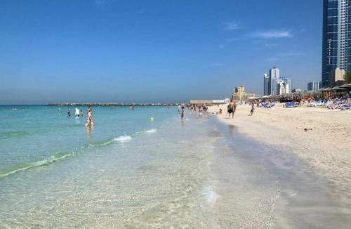 Ajman House | Amazing Cozy Room Sea View - ROOM INSIDE APARTMENT