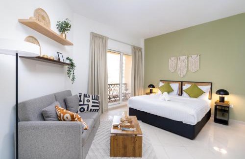 Bab Al Bahr Apartment | Amazing Studio with Balcony & Beach access-RAK