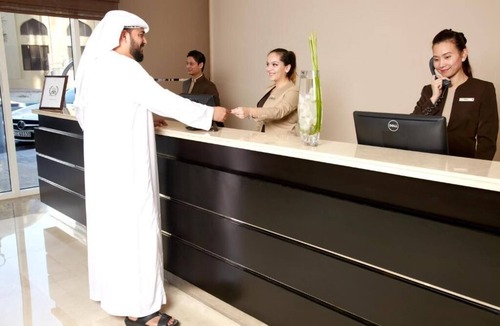 Madinat Zayed Apartment | Amber Deluxe King Or Twin Room Near Gold Souk