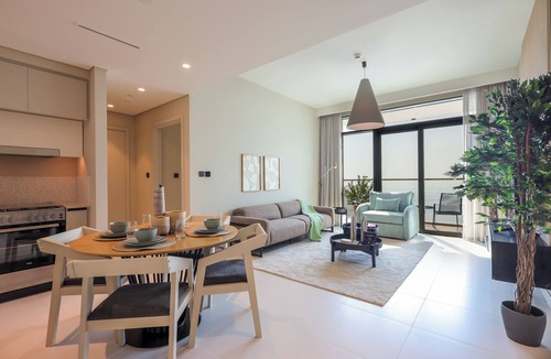 Madinat Zayed Apartment | Aya - Exquisite Beachfront 1BR Living in Palm Jumeirah