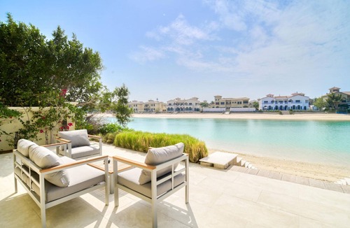 Palm Jumeirah Villa | Beachfront 5BR Villa w/Private Pool at the Palm
