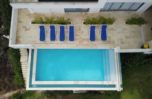 El Callejon Apartment | Beachfront Apartment/Gated/2 Pools/Outdoor Dining Area/Tennis Court