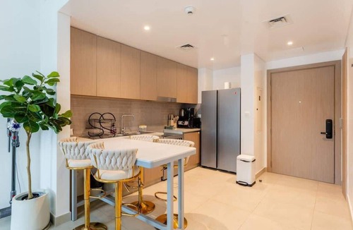 Al Khan Apartment | Beachfront Apt with Private Beach & Pool Access