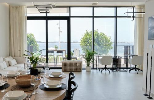 Dubai Marina Villa | Beachfront Townhouse SEA BREEZE