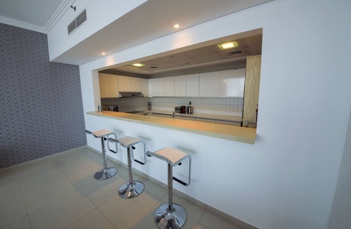 Dubai Marina Apartment | *Beautiful-Beach-Front-Oceanfront- 4-BR- Spacious -Apartment On JBR Walk*