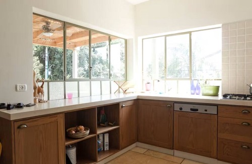 Tel Aviv House | Beautiful spacious 5-bedroom house surrounded by gardens in Tel Aviv