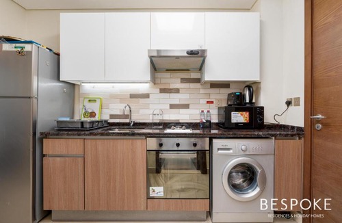 Discovery Gardens Apartment | Bespoke Holiday Homes - Cozy Modern Studio in Samia by Azizi