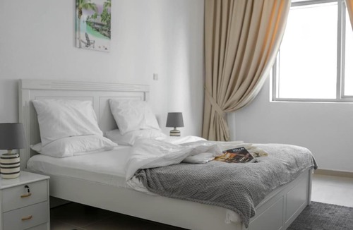 Abu Dhabi Apartment | BEST 2 Bedroom Apartment Beach Front (Sea View)