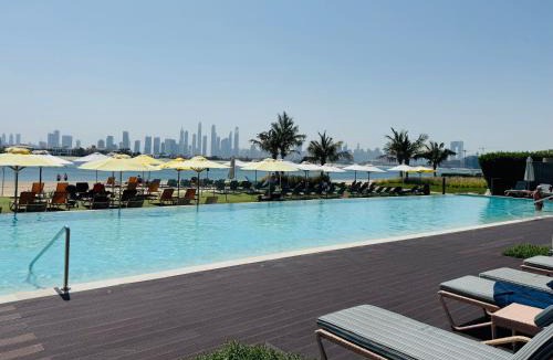 Palm Jumeirah Apartment | Best View Luxury 2BDR Palm Jumeirah, Beach & Pool