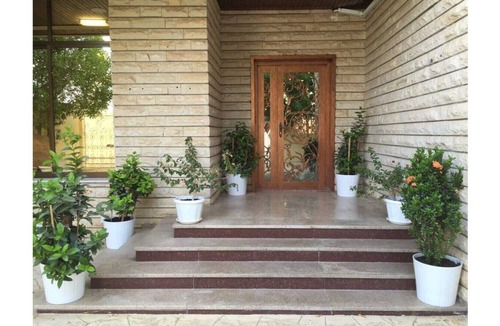 Abu Dhabi Bed & Breakfast | BIG ROOM SHOWER & HANDBASSIN T - D