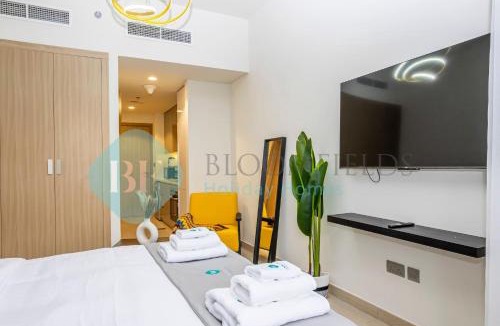 Nad Al Sheba Apartment | Bloomfields Studio - Azizi Riviera 41 - Meydan