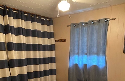 Piedmont House | *Blue Bear Bungalow* 2 Minutes from Bluff View Marina and Clearwater Lake