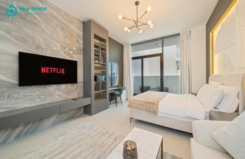 Dubai Apartment | Blue Breeze - Trendy Studio with Balcony & Stylish Interiors