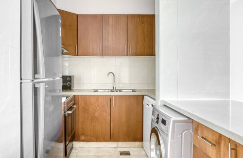 Dubai Marina Apartment | Blueground | Dubai Marina, pool, nr Marina