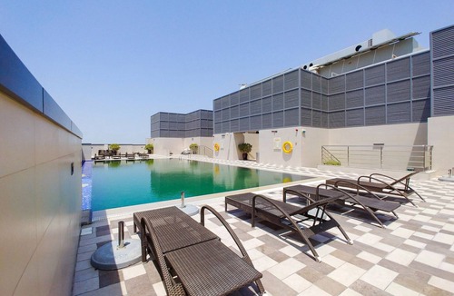 Trade Center Apartment | Blueground | Trade Centre 1, pool, nr Burj Khalifa